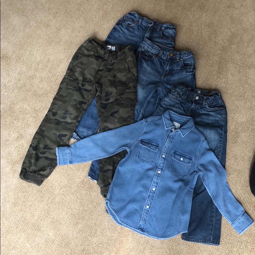 Boy size M jeans and a Shirt !  Great bundle!
